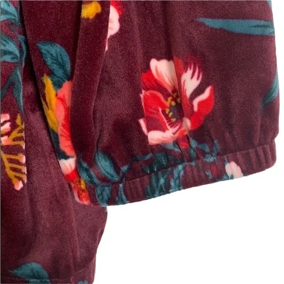 🌸 2/$25 NWT Maroon Red Loft Plus Floral Velour Crewneck Pullover Top - Picture 7 of 8
